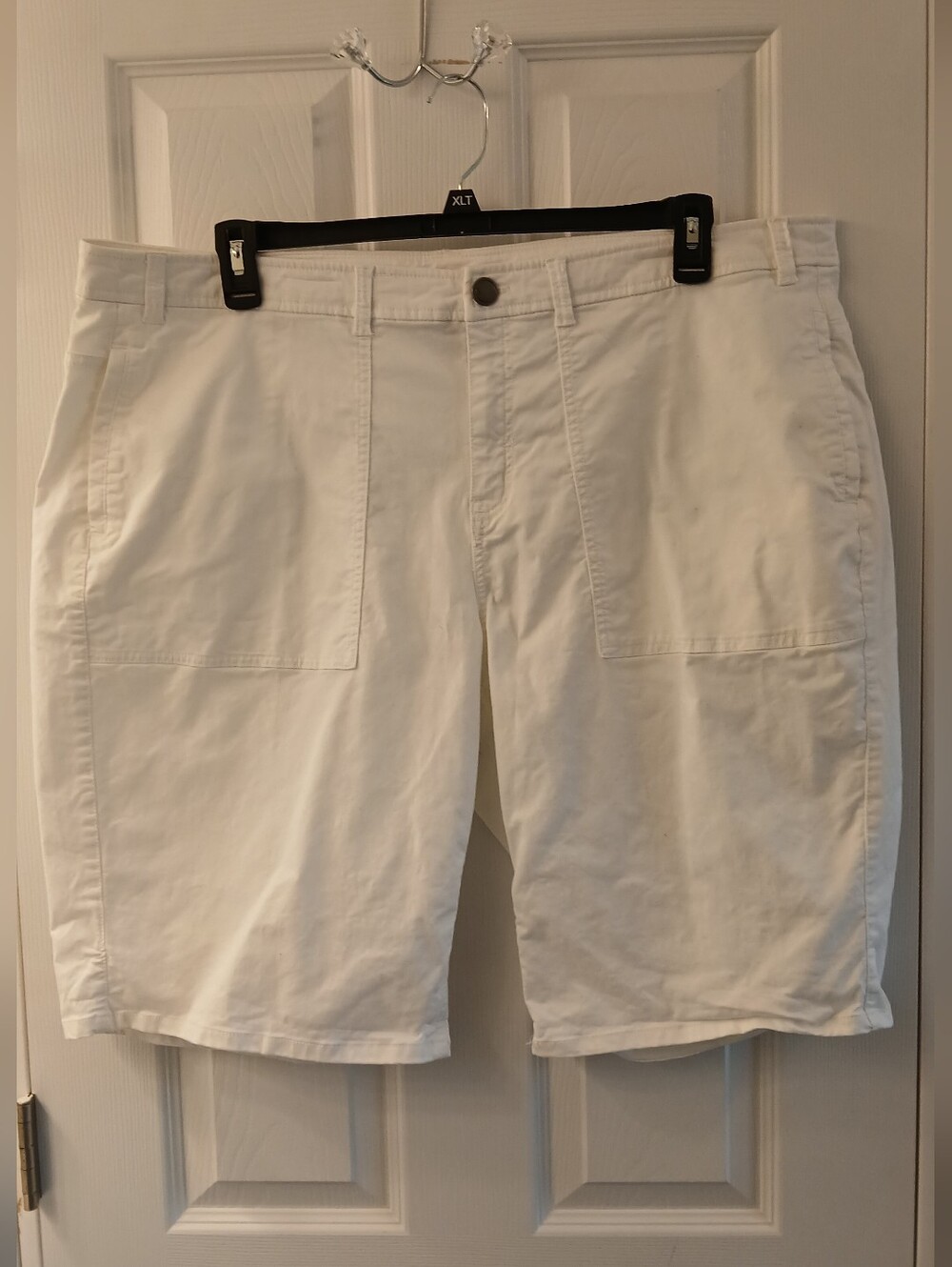 Lane Bryant White Bermuda Shorts – Size 22 – Cotton/Lyocell Blend